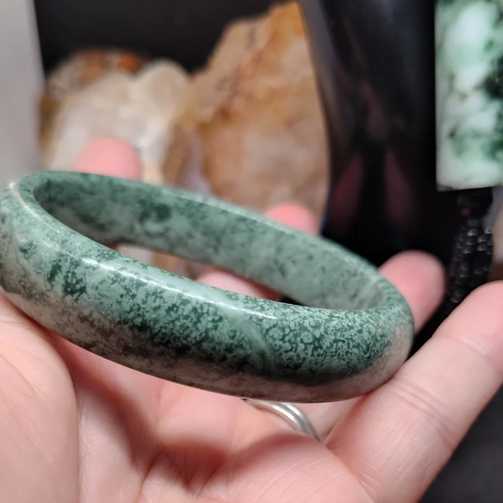 Imperial Jade Stone Pendant Necklace And Free Bracelet - Picture 5 of 8